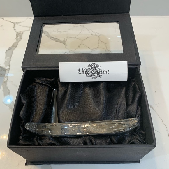 Oleg Cassini Crystal Ring Holder - Picture 4 of 7